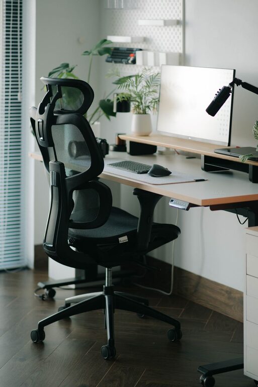 Tips for Choosing a Comfortable Desk Chair for Home and Office